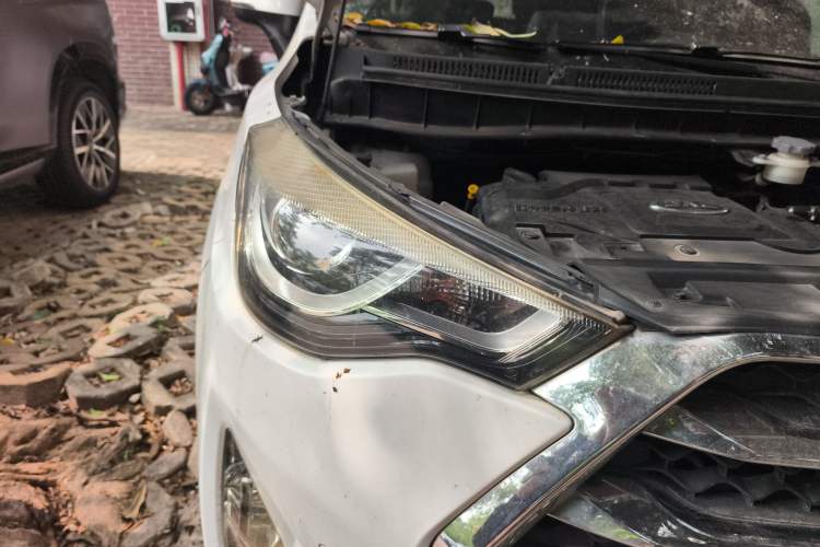 Used JAC Group Refine S3 2017 1.6L CVT Luxury Smart Model Right Front Headlight