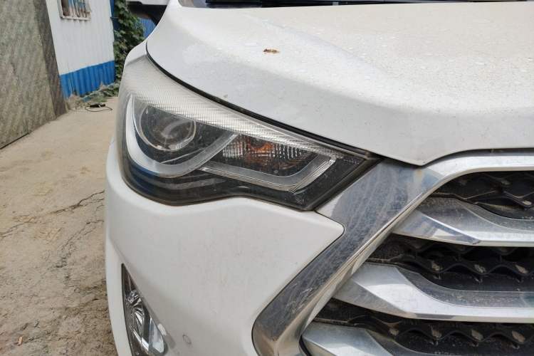 Used JAC Group Refine S3 2017 1.6L CVT Luxury Smart Model Right Front Headlight