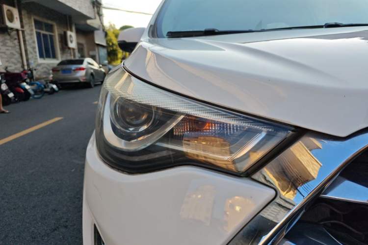 Used JAC Group Refine S3 2017 1.6L Manual Luxury Smart Model Right Front Headlight