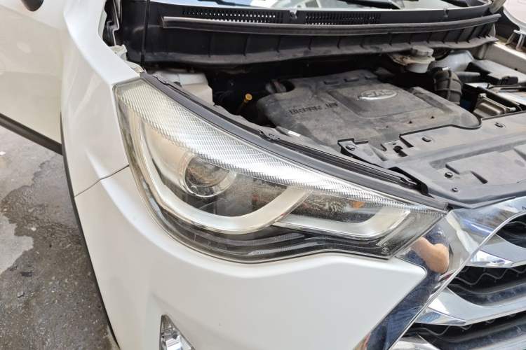 Used JAC Group Refine S3 2017 1.5L Manual Luxury Smart Model Right Front Headlight