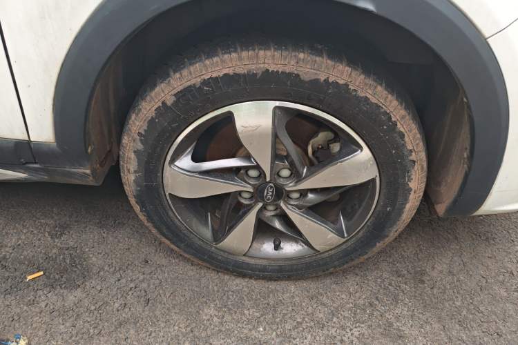 Used JAC Group Refine S3 2017 1.5L Manual Luxury Smart Model Right Front Wheel Hub