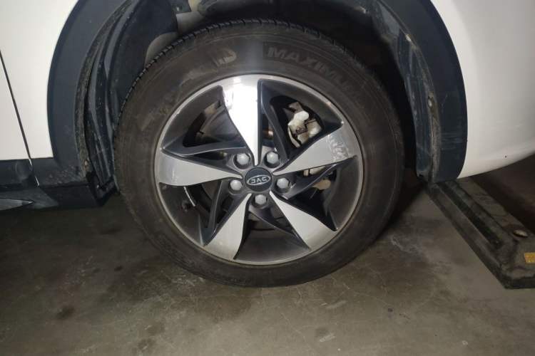 Used JAC Group Refine S3 2017 1.5L Manual Luxury Smart Model Right Front Wheel Hub