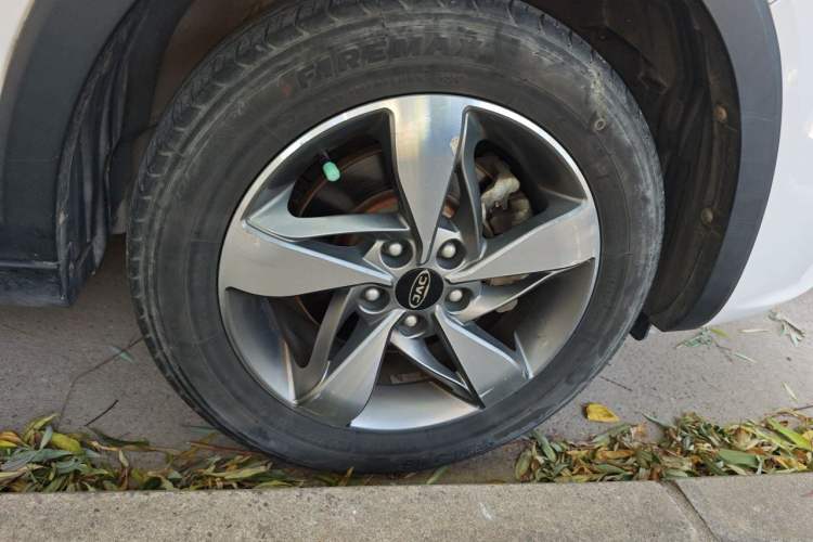 Used JAC Group Refine S3 2017 1.6L CVT Luxury Smart Model Right Front Wheel Hub