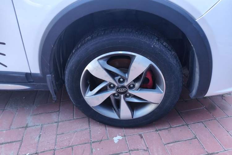 Used JAC Group Refine S3 2017 1.6L Manual Luxury Smart Model Right Front Wheel Hub