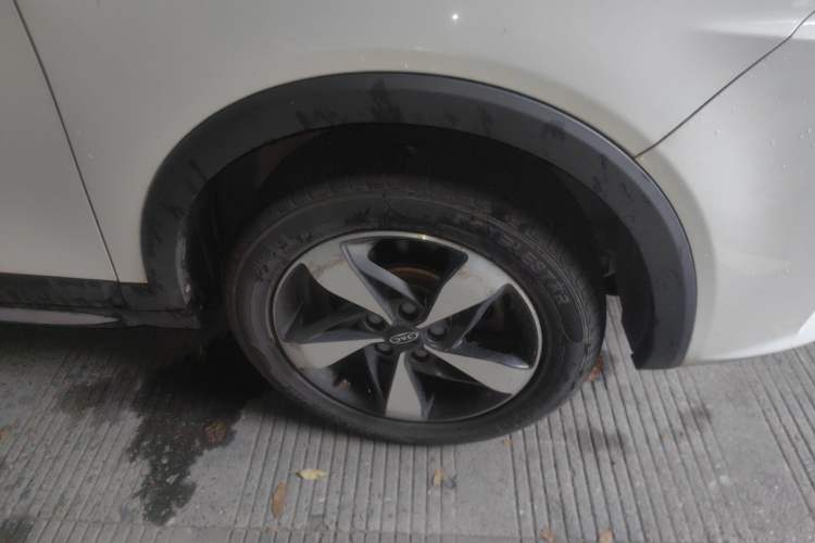 Used JAC Group Refine S3 2017 1.5L Manual Luxury Model Right Front Wheel Hub