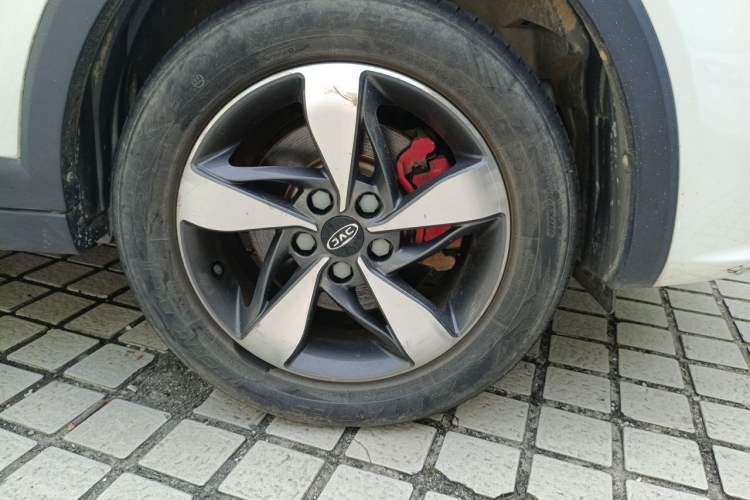 Used JAC Group Refine S3 2017 1.6L Manual Luxury Smart Model Right Front Wheel Hub