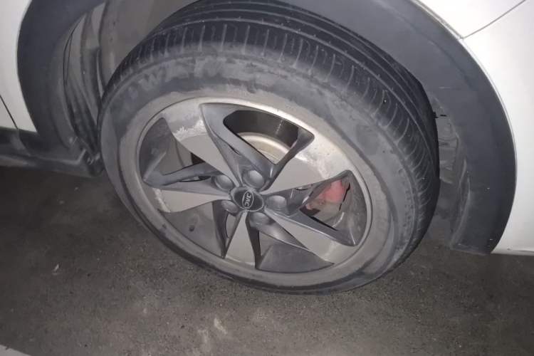 Used JAC Group Refine S3 2017 1.6L CVT Luxury Smart Model Right Front Wheel Hub