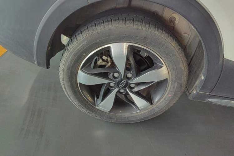 Used JAC Group Refine S3 2017 1.6L Manual Luxury Smart Model Right Rear Wheel Hub