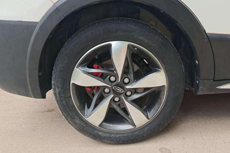 Used JAC Group Refine S3 2017 1.6L Manual Luxury Smart Model Right Rear Wheel Hub