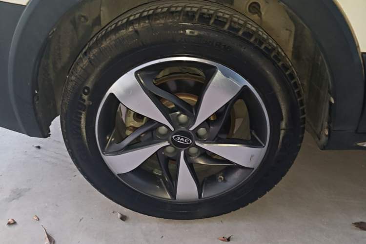 Used JAC Group Refine S3 2017 1.5L Manual Luxury Smart Model Right Rear Wheel Hub