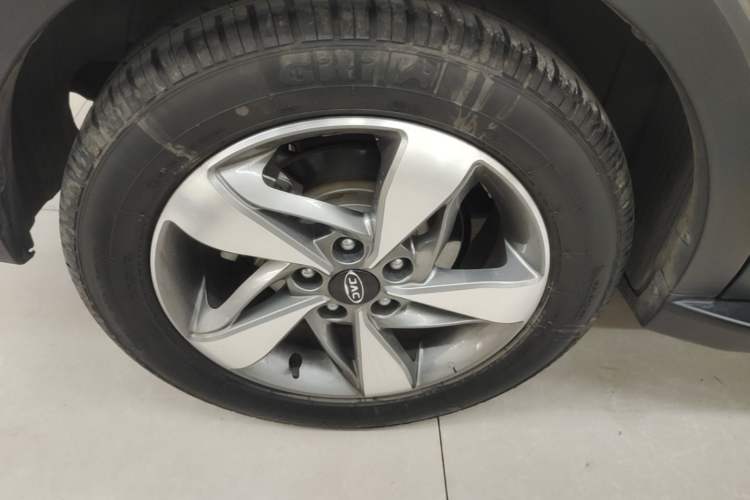 Used JAC Group Refine S3 2017 1.6L CVT Luxury Smart Model Right Rear Wheel Hub