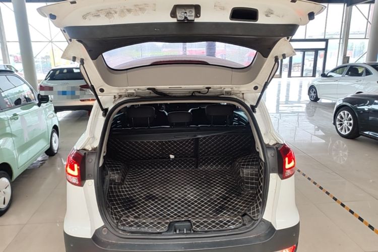 Used JAC Group Refine S3 2017 1.5L Manual Luxury Smart Model Trunk