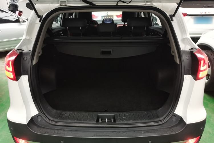 Used JAC Group Refine S3 2017 1.5L Manual Luxury Smart Model Trunk
