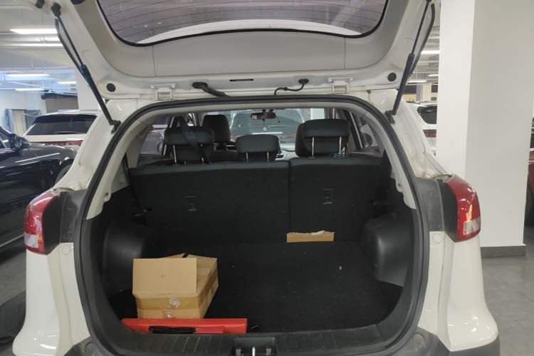 Used JAC Group Refine S3 2017 1.6L CVT Luxury Smart Model Trunk