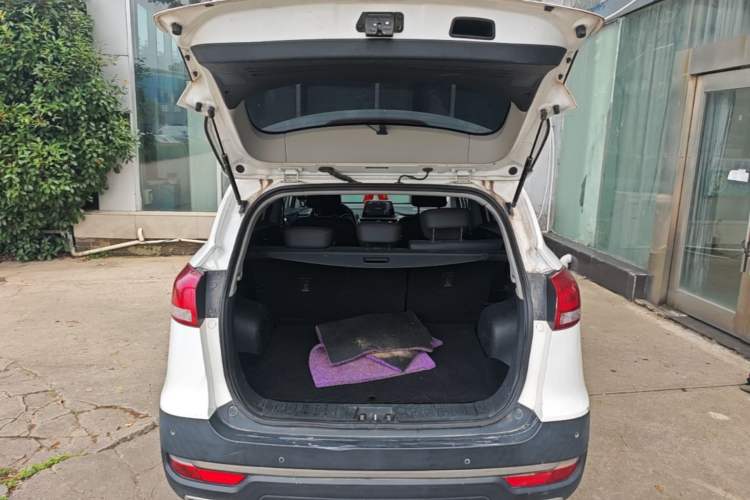 Used JAC Group Refine S3 2017 1.6L CVT Luxury Smart Model Trunk