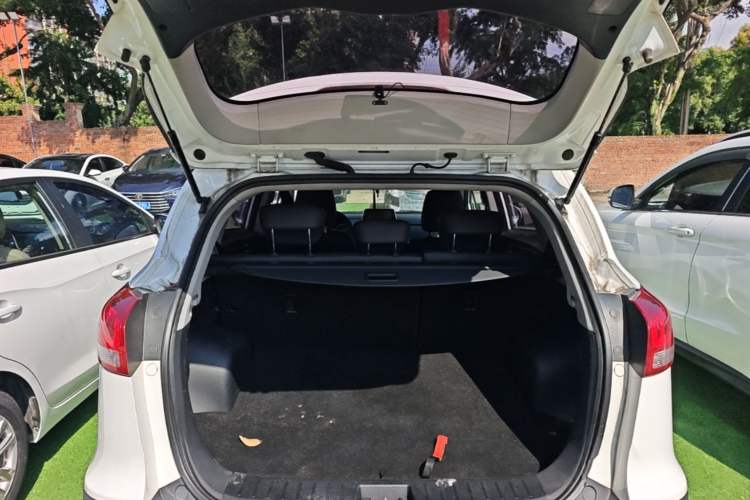 Used JAC Group Refine S3 2017 1.6L CVT Luxury Smart Model Trunk