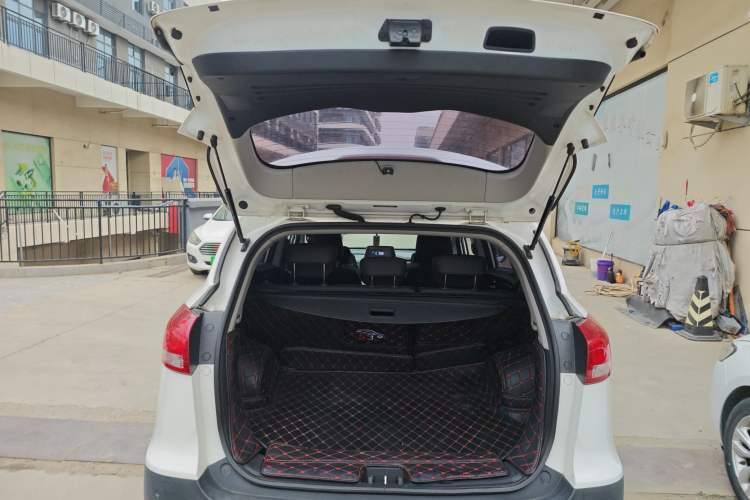 Used JAC Group Refine S3 2017 1.6L CVT Luxury Smart Model Trunk