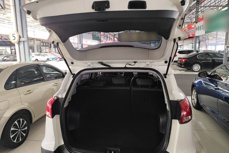 Used JAC Group Refine S3 2017 1.5L Manual Luxury Smart Model Trunk