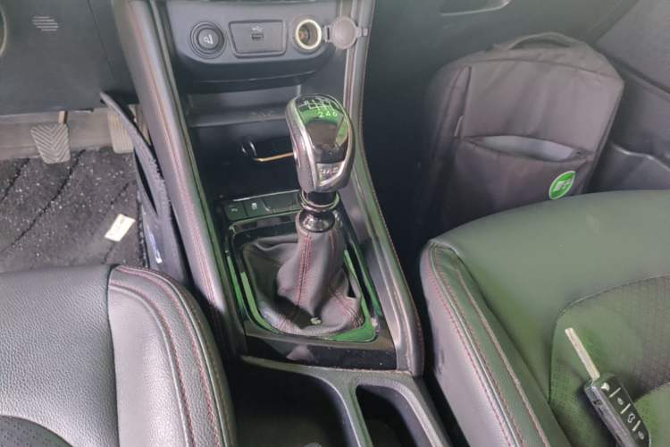 Used JAC Group Refine S3 2017 1.5L Manual Luxury Smart Model Gear Lever