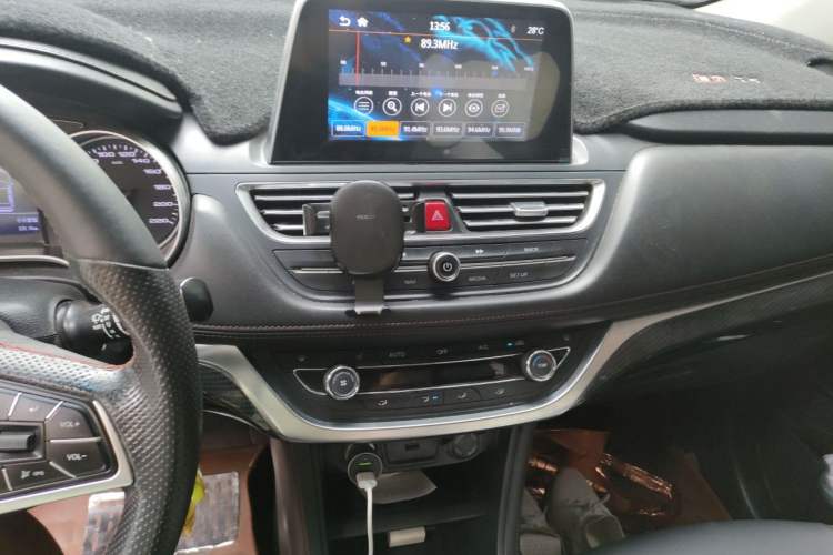 Used JAC Group Refine S3 2018 Smart Drive Edition 1.5L Manual Luxury Smart Model Audio And AC Panel
