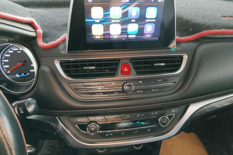 Used JAC Group Refine S3 2018 Custom Edition 1.5L Manual Luxury Smart Model Audio And AC Panel