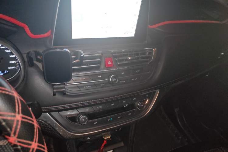 Used JAC Group Refine S3 2018 Smart Drive Edition 1.5L Manual Luxury Smart Model Audio And AC Panel