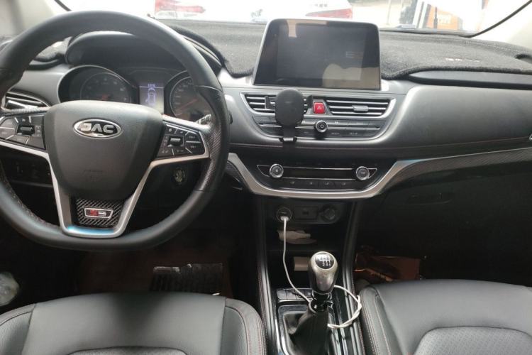 Used JAC Group Refine S3 2018 Smart Drive Edition 1.5L Manual Luxury Smart Model Center Console