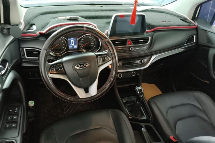 Used JAC Group Refine S3 2018 Custom Edition 1.5L Manual Luxury Smart Model Center Console