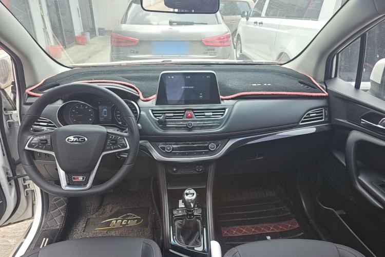 Used JAC Group Refine S3 2018 Smart Drive Edition 1.5L Manual Luxury Smart Model Center Console