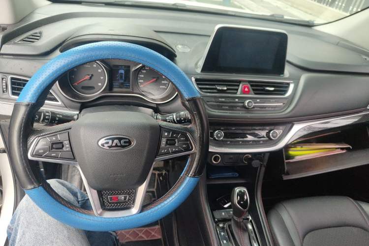 Used JAC Group Refine S3 2018 1.6L CVT European Version Center Console