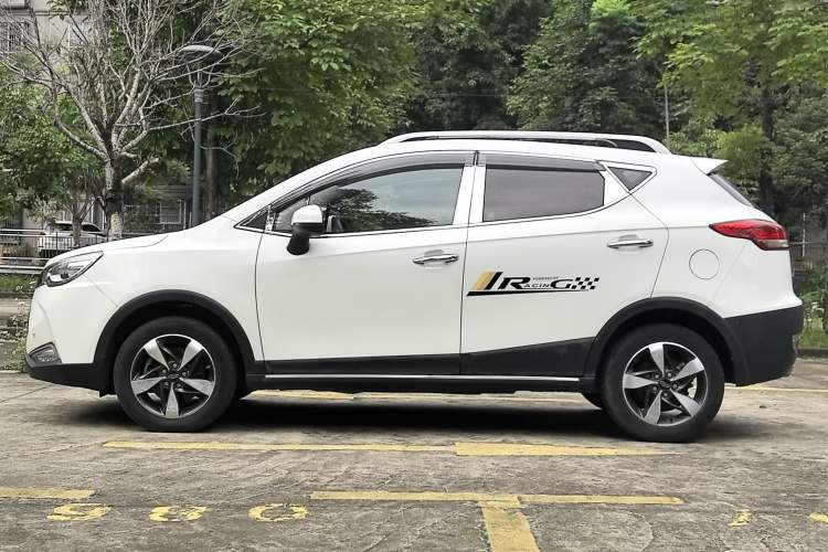 Used JAC Group Refine S3 2018 Custom Edition 1.5L Manual Luxury Smart Model Exterior 6