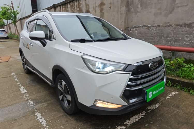 Used JAC Group Refine S3 2018 Custom Edition 1.5L Manual Luxury Smart Model Front Right 45 Deg
