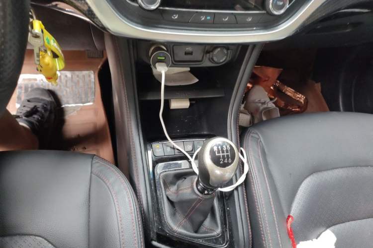 Used JAC Group Refine S3 2018 Smart Drive Edition 1.5L Manual Luxury Smart Model Gear Lever