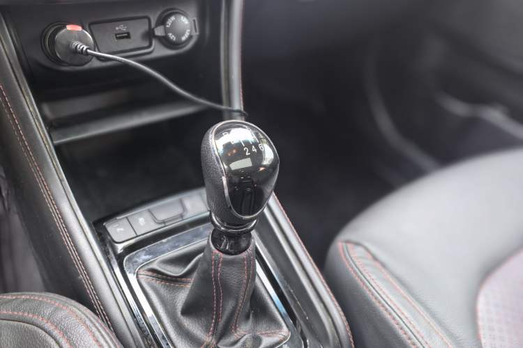Used JAC Group Refine S3 2018 Custom Edition 1.5L Manual Luxury Smart Model Gear Lever