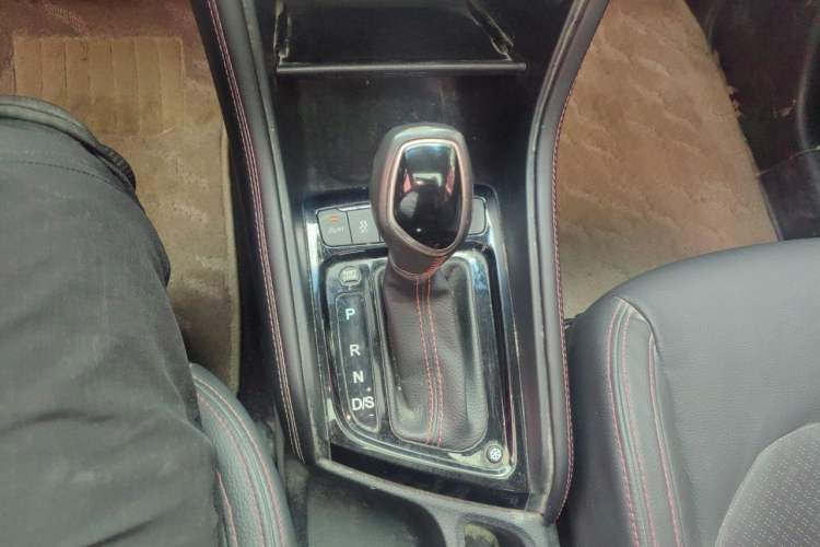 Used JAC Group Refine S3 2018 Smart Drive Version 1.6L CVT Luxury Smart Model Gear Lever