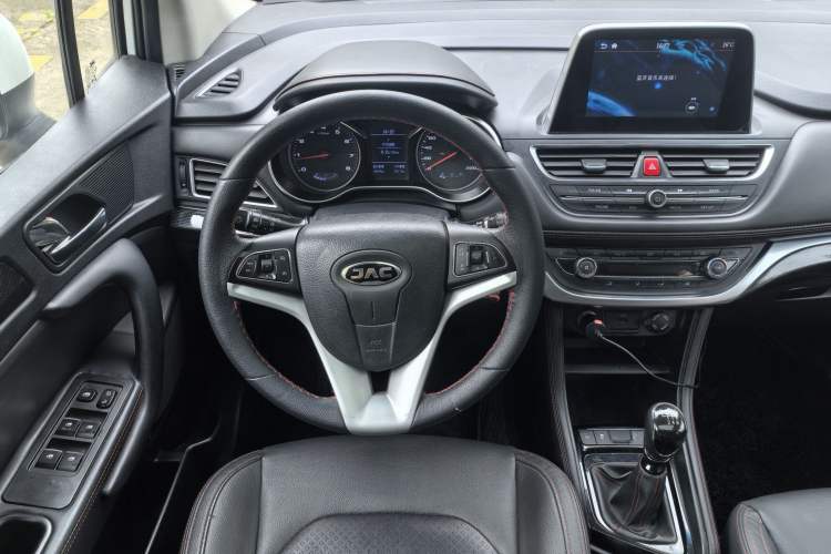 Used JAC Group Refine S3 2018 Custom Edition 1.5L Manual Luxury Smart Model Interior 5