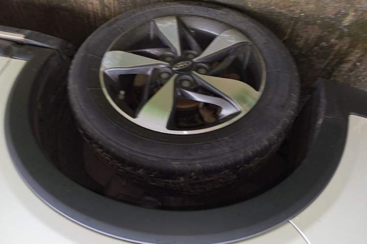 Used JAC Group Refine S3 2018 Custom Edition 1.5L Manual Luxury Smart Model Left Front Wheel Hub