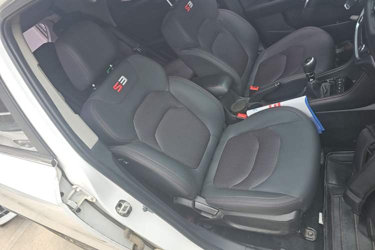 Used JAC Group Refine S3 2018 Smart Drive Edition 1.5L Manual Luxury Smart Model Right Front Seat