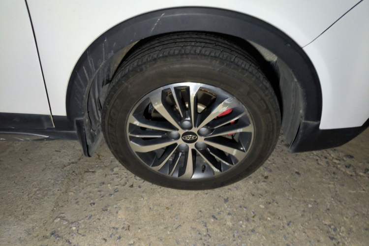 Used JAC Group Refine S3 2018 Smart Drive Version 1.6L CVT Luxury Smart Model Right Front Wheel Hub