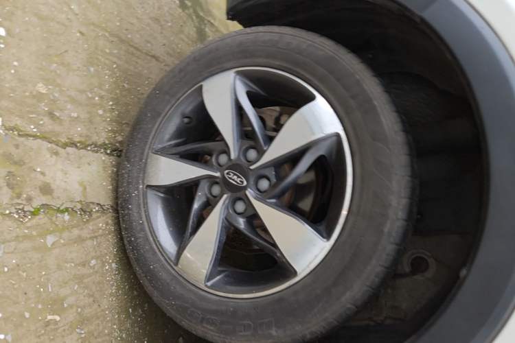 Used JAC Group Refine S3 2018 Custom Edition 1.5L Manual Luxury Smart Model Right Rear Wheel Hub