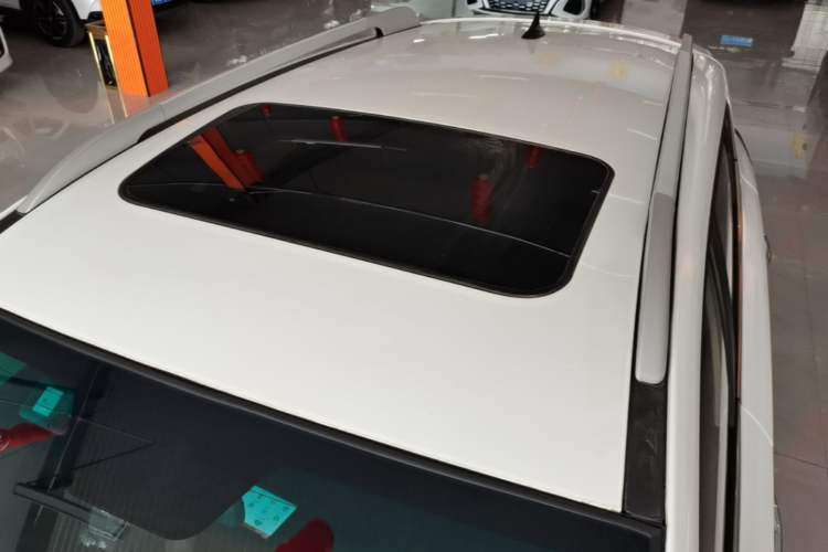 Used JAC Group Refine S3 2018 Smart Drive Version 1.6L CVT Luxury Smart Model Roof