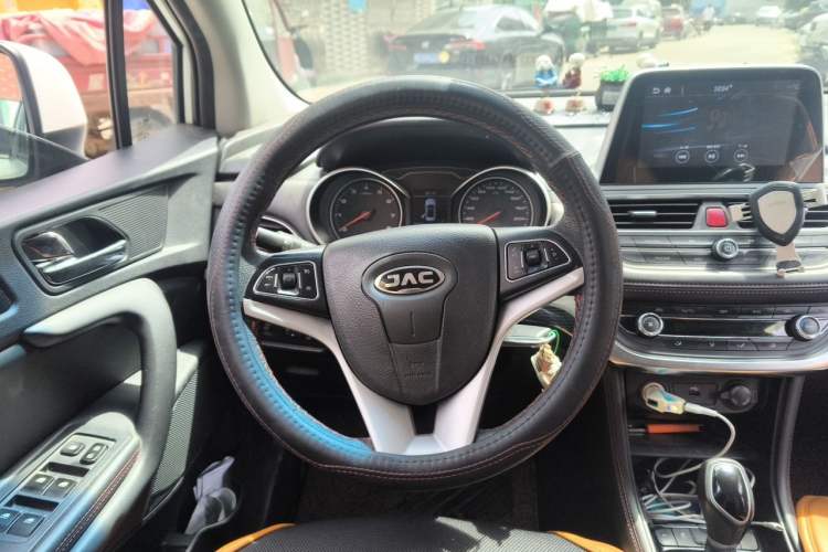 Used JAC Group Refine S3 2018 Custom Edition 1.6L CVT Luxury Smart Model Steering Wheel