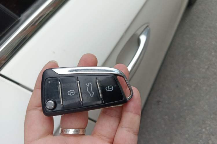 Used JAC Group Refine S3 2018 Custom Edition 1.6L CVT Luxury Smart Model Vehicle Key