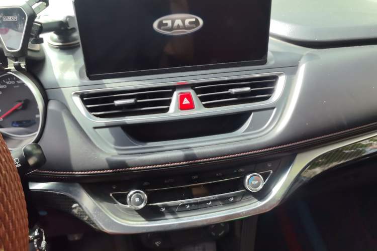 Used JAC Group Refine S3 2020 1.5L Manual - Overdrive Type I Audio And AC Panel