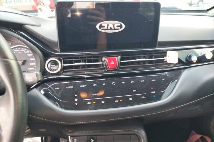 Used JAC Group Refine S4 2019 1.6L CVT Superior Edition Audio And AC Panel