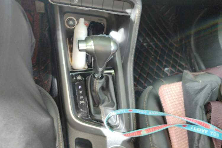 Used JAC Group Refine S4 2019 1.6L CVT Dream Edition Gear Lever