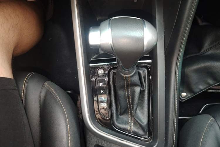 Used JAC Group Refine S4 2019 1.6L CVT Superior Edition Gear Lever