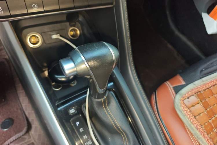 Used JAC Group Refine S4 2019 1.6L CVT Superior Edition Gear Lever