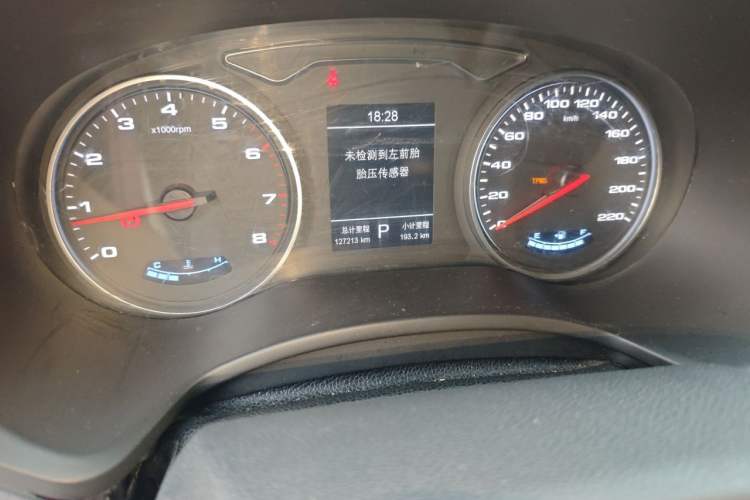 Used JAC Group Refine S4 2019 1.6L CVT Superior Edition Odometer Close Up