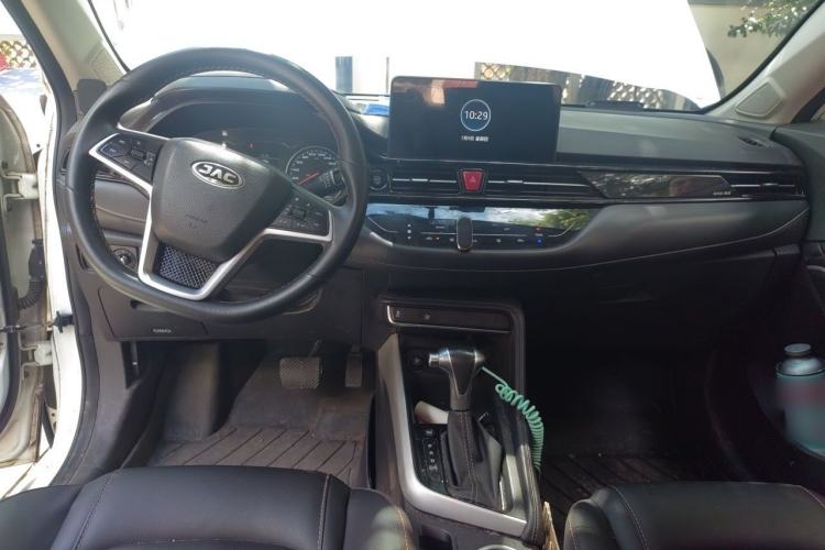 Used JAC Group Refine S4 2019 1.5T CVT Superior Trim Center Console